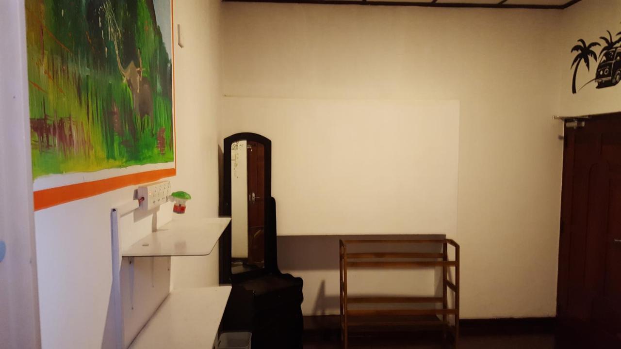The Backpack Hub At Weligama Hostel Exterior foto