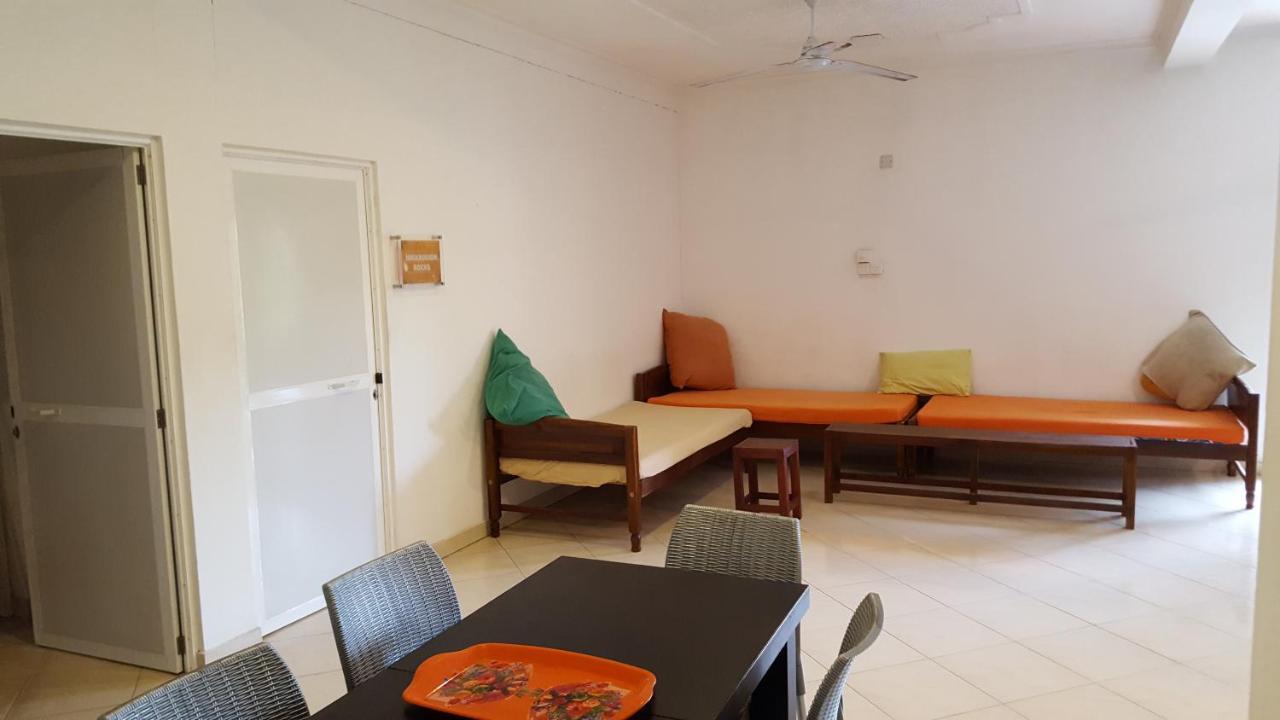 The Backpack Hub At Weligama Hostel Exterior foto