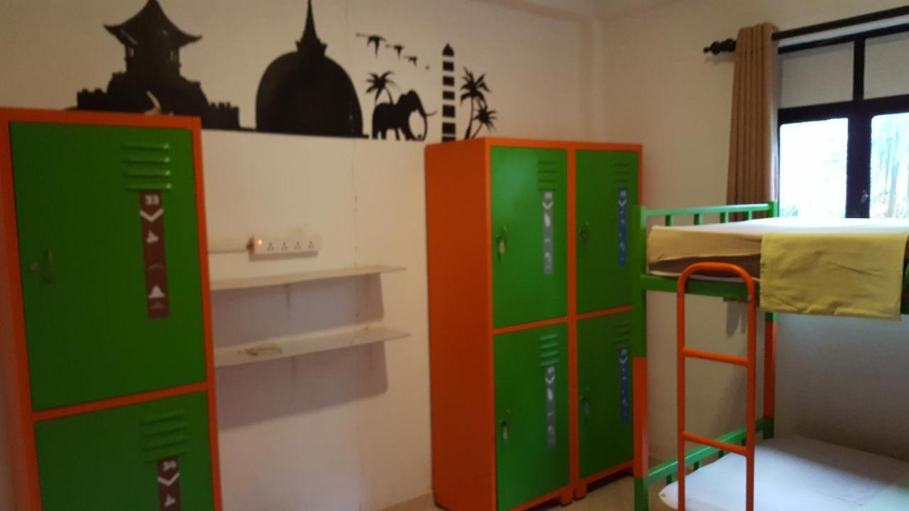 The Backpack Hub At Weligama Hostel Exterior foto